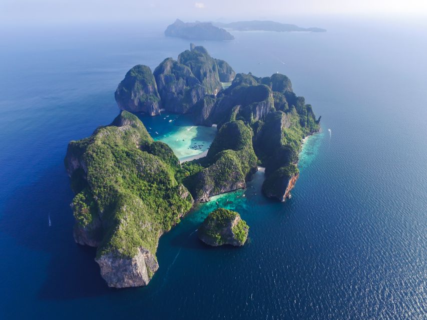 Phuket: Private Speedboat to Phi Phi - Maya - Bamboo Islands - Private Group Experience