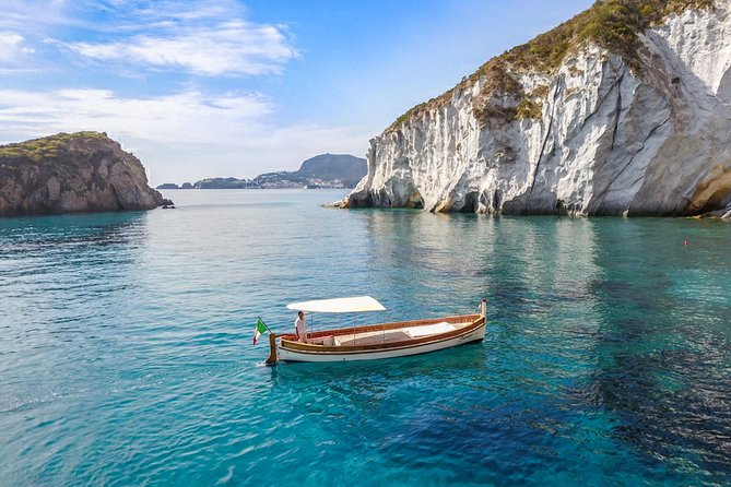 Ponza, Boat Trip on Board the Zannone 1954 - Onboard Amenities