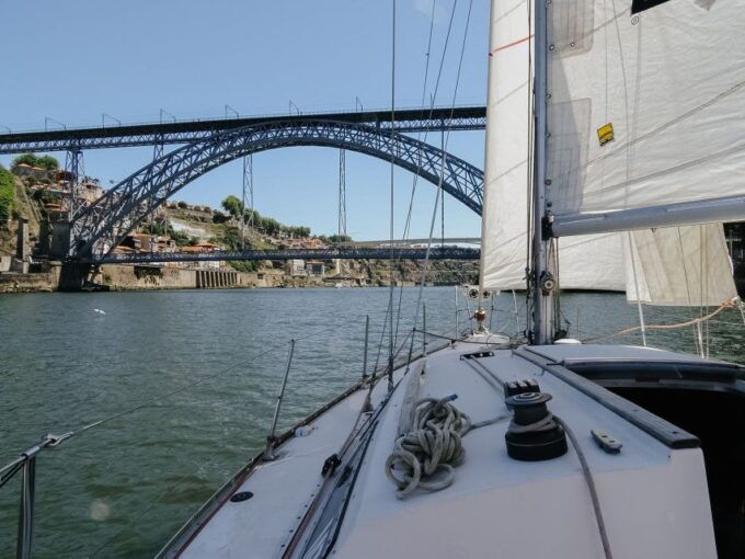 Porto: Shared Douro River Sunset Cruise With Welcome Drink - Douro River Experience