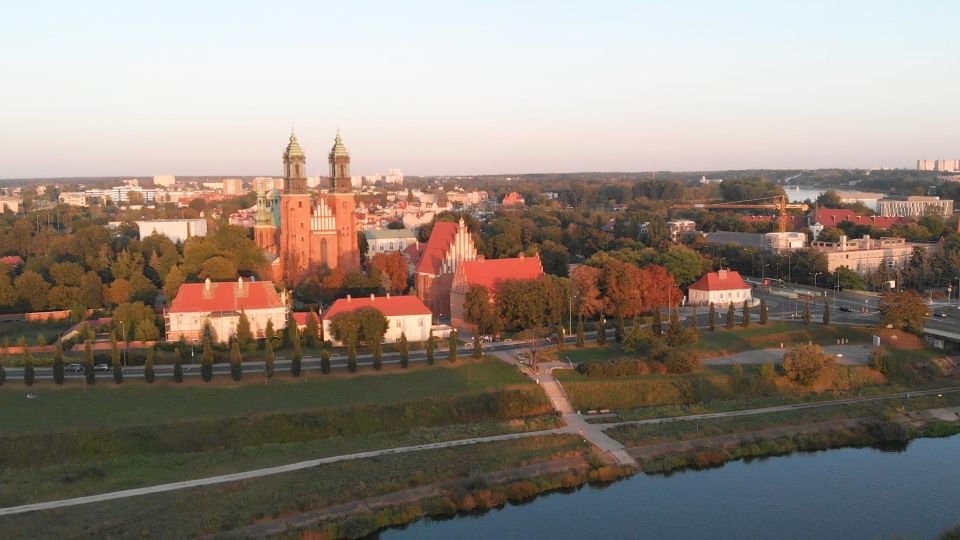 Poznań: Highlights Tour With Drone Video - Experience Unique City Tour With Drone