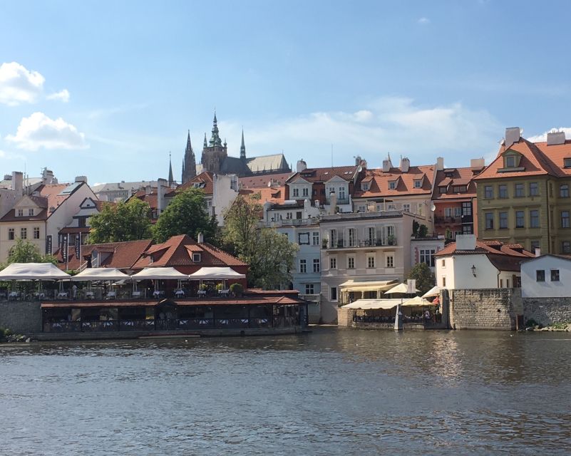 Prague: 1-Hour Vltava River Cruise - Payment Options Available