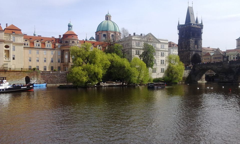Prague: 2-Hour Lunch Cruise on the Vltava River - Booking Information