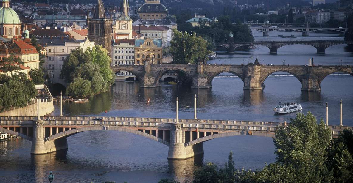 Prague: 3-hour Bus, Foot and Boat Tour - Sightseeing Highlights