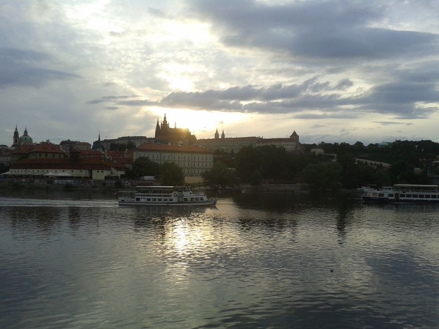 Prague: 3-Hour Evening River Cruise With Dinner - Logistics and Requirements