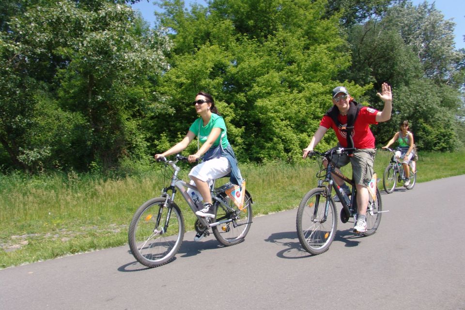 Prague: 3-hour River & Park Bike Tour to Troja Chateau - Group Size and Booking Options