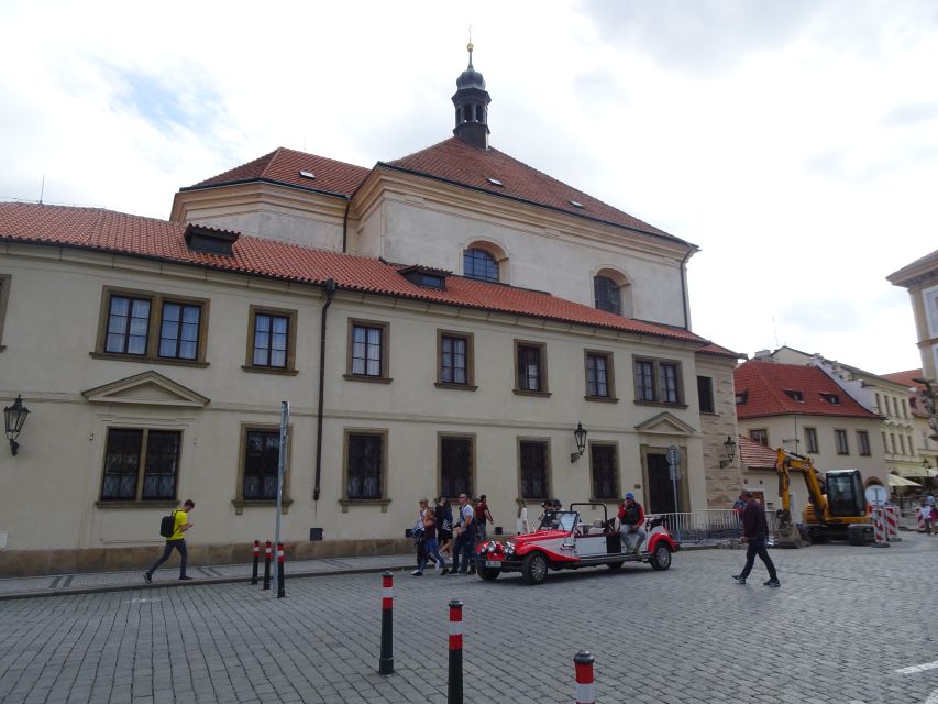 Prague Castle Self-Walking Tour & Scavenger Hunt - Tour Highlights