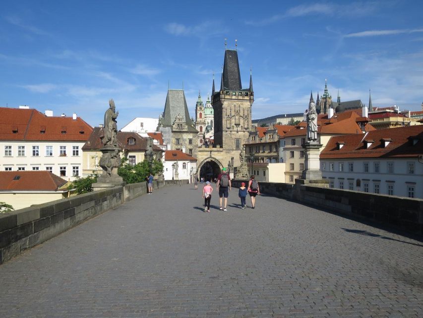 Prague: Morning Highlights Walk Without Crowds & Traps - Location and Activity