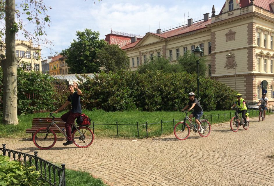 Prague: Stunning Viewpoints, Castle, City & Park E-Bike Tour - Tour Highlights