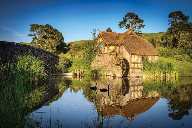 Private 2 Day Tour: Hobbiton, Waitomo, Rotorua Geothermal & Hamilton Gardens - Inclusions and Services