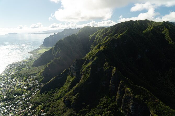 Private 60 Minutes Helicopter Tour in Honolulu - Inclusions and Gratuity