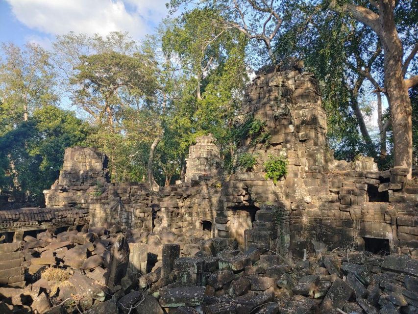 Private Adventure Off the Beaten Track to Banteay Chmar - Activity Description