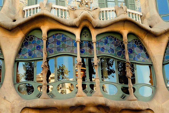 Private Barcelona and Park Güell Tour With Hotel Pick-Up - Customer Recommendations and Personalized Experiences