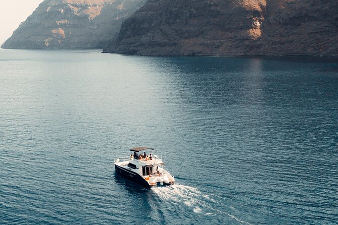 Private Caldera Cruise With Power Catamaran ENJOY Incl. Meal & Drinks - Customer Reviews Highlights