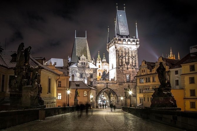 Private Car Transfer From Vienna to Prague With 2h of Sightseeing - Common questions