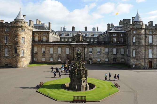 Private City Tour in Edinburgh Brazilian Guide - Cancellation Policy