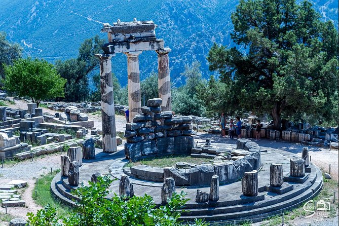 Private Delphi and Hosios Loukas Monastery - Great Lunch and Drinks Included - Specific Tour Highlights