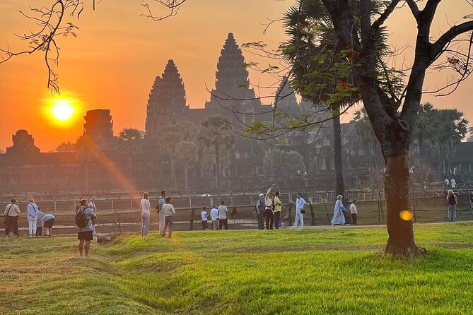 Private Guided One-Day Angkor Wat Tour - Booking Information