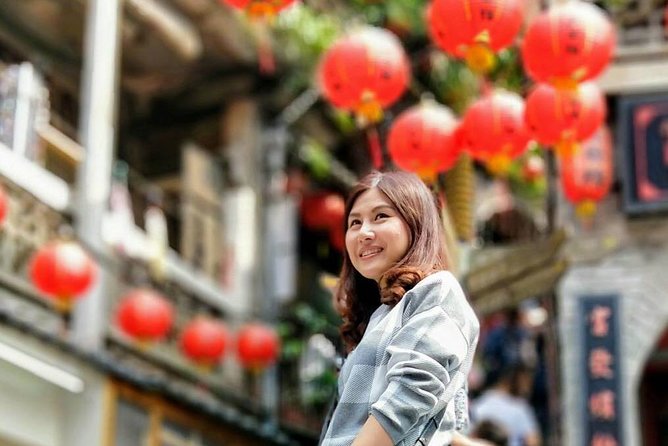 Private Jiufen & Pingxi Day Tour With English-Speaking Guide - Traveler Feedback and Reviews