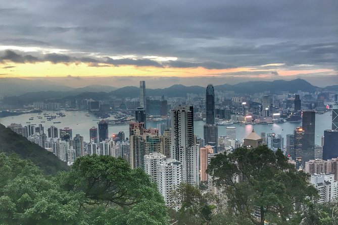 Private Tour of Hong Kong for First Timers - Benefits of a Personal Guide