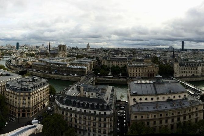 Private Tour of Paris With Italian Guide - Common questions