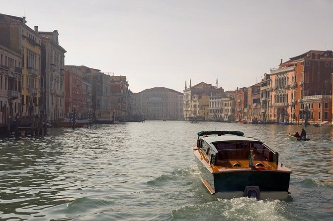 Private Tour: Venice Grand Canal Evening Boat Tour - Multilingual Experience and Confirmation