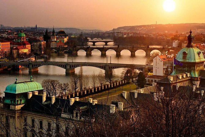 Private Transfer From Salzburg to Prague With 2h of Sightseeing - Guided Sightseeing Highlights