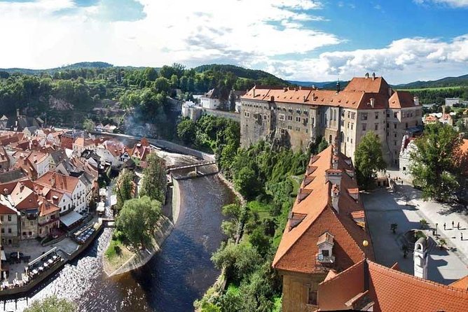 Private Transfer From Salzburg to Prague With a Stopover in Cesky Krumlov - Pricing Overview