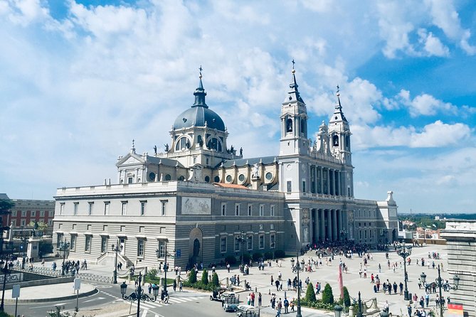 Private Visit to the Royal Palace of Madrid and the Prado Museum. - Guides Expertise