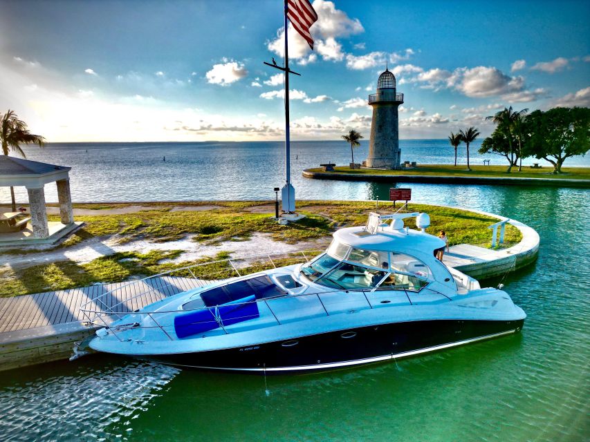 Private Yacht Rentals 2h Champagne Gift - Yacht Features and Amenities