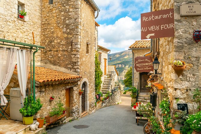 Provence Countryside and Its Medieval Villages Full Day Tour - Transportation Details