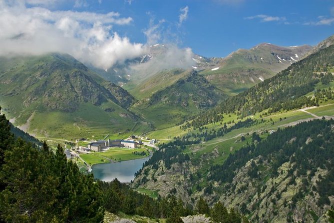 Pyrenees & Medieval Towns Small Group Tour From Barcelona - Meeting Details