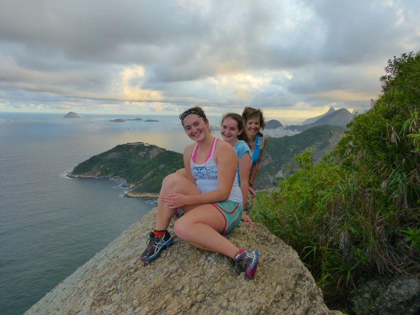 Rio De Janeiro: Sugarloaf Mountain Hike Tour - Description