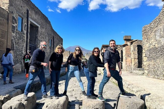 Rome to Pompeii Tour With Wine and Lunch by High Speed Train - Itinerary