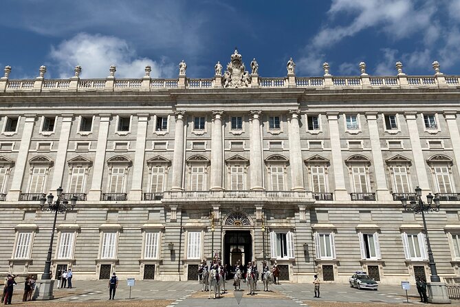 Royal Palace Madrid Small Group Tour With Skip the Line Ticket - Tour Guide Excellence and Positive Feedback