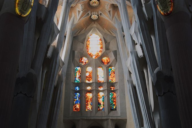Sagrada Familia: Skip the Line Guided Tour - Accessibility and Logistics