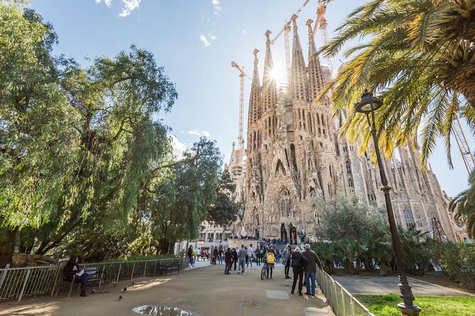 Sagrada Familia Small Group Guided Tour - Traveler Tips and Recommendations