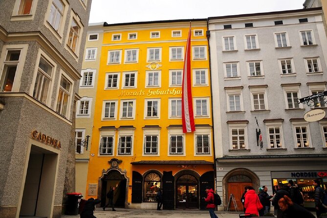 Salzburg Old Town Highlights Private Walking Tour - Positive and Negative Tour Experiences