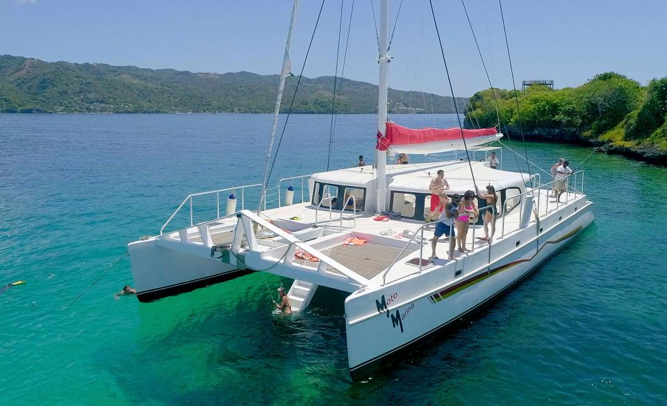 Samaná: Catamaran Boat Tour With Snorkeling and Lunch - Reviews