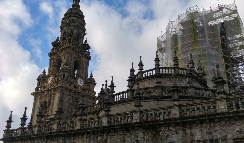 Santiago De Compostela Private 10- Hours Tour From Oporto - Guided Tour and UNESCO Exploration