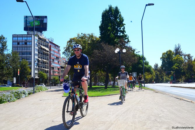 Santiago Highlights, Parks and Politics Bike Tour - Guides Knowledge and Engagement