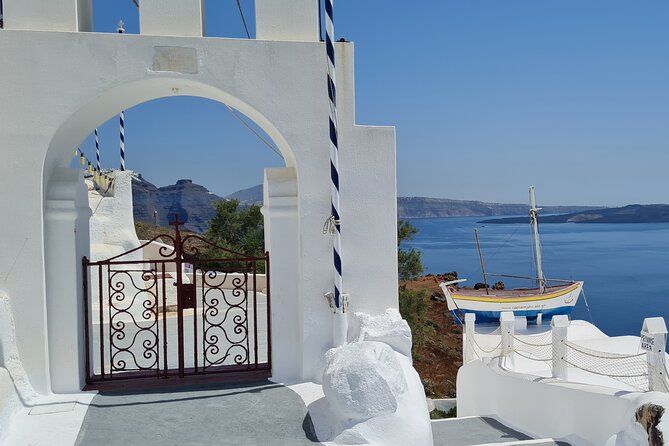 Santorini First-Time Guests Private Tour Sightseeing, Excavetions & Wine Testing - Wine Tasting Experience
