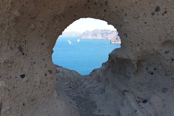 Santorini Highlights& Wine Tasting Private Tour - Local Guides and Experts