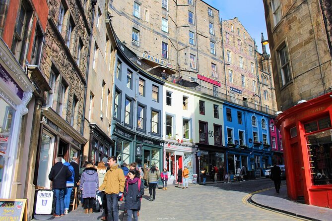 Secrets of the Royal Mile: Private 2.5-hour Walking Tour - Immersive Edinburgh Exploration