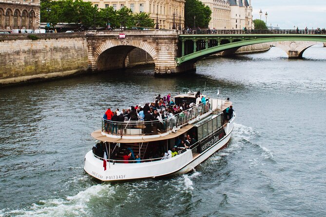Seine River Cruise With Commentary One Hour Seine Cruise - Expectations and Additional Information