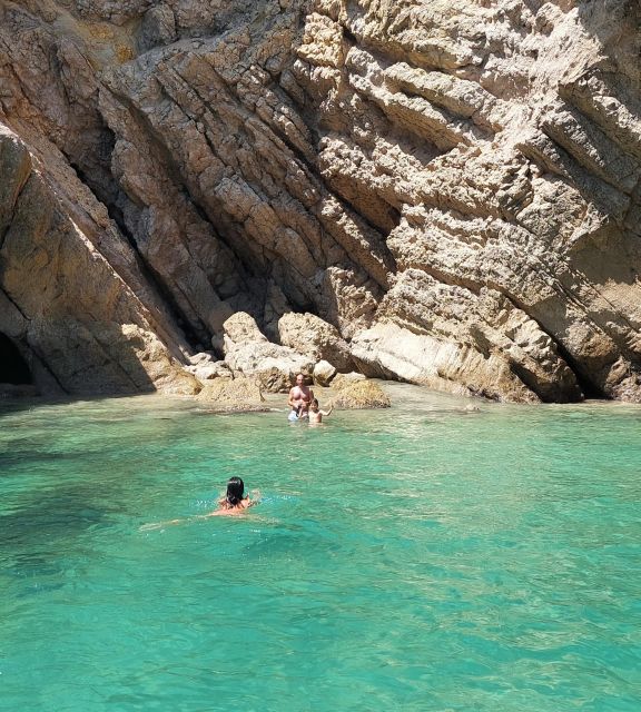 Sesimbra: Private Boat Tour-Wild Beaches, Secret Bays, Caves - Activity Details