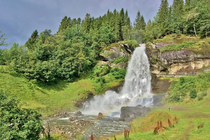SEVEN WATERFALLS Tour: Private Roundtrip to the Hardanger Fjord, 12 Hours - Exploring the Seven Waterfalls
