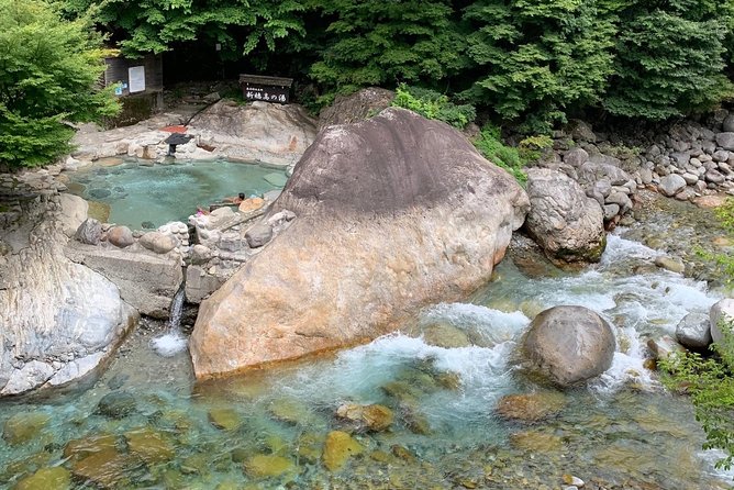 Shirakawago(Unesco World Heritage)/ Onsen / Hiking / 1day Tour - Weather-Related Refunds