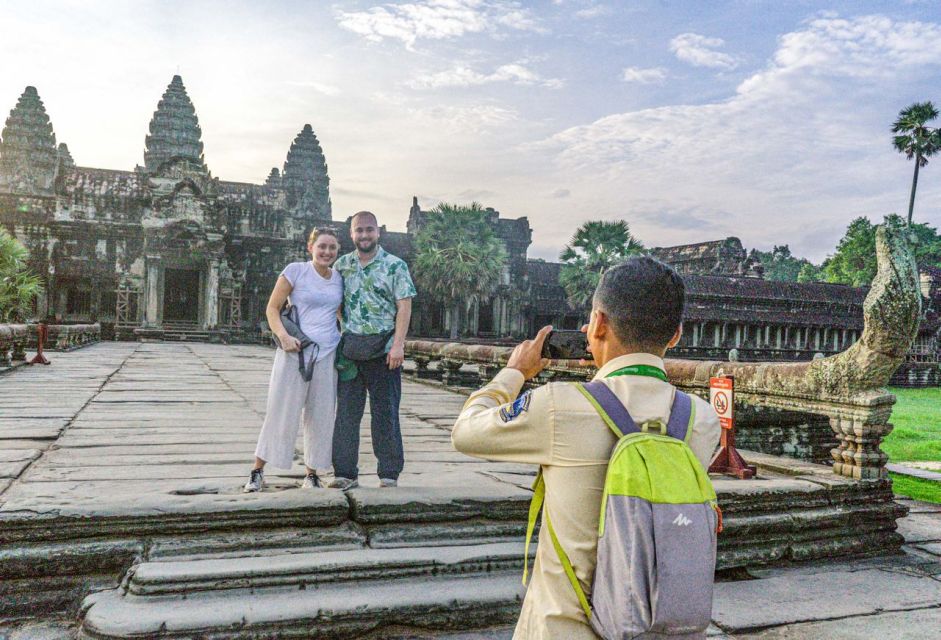 Siem Reap: Angkor Wat & Floating Village 2-Day Private Tour - Day 1: Temple Discoveries and Local Delights