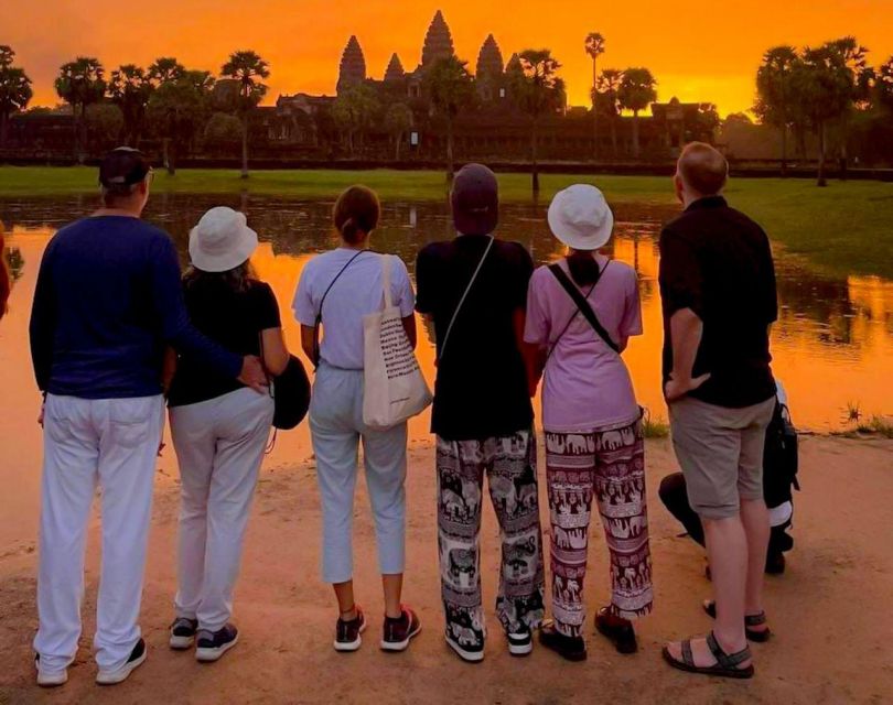 Siem Reap: Angkor Wat Sunrise Small-Group Guided Day Tour - Full Experience Description