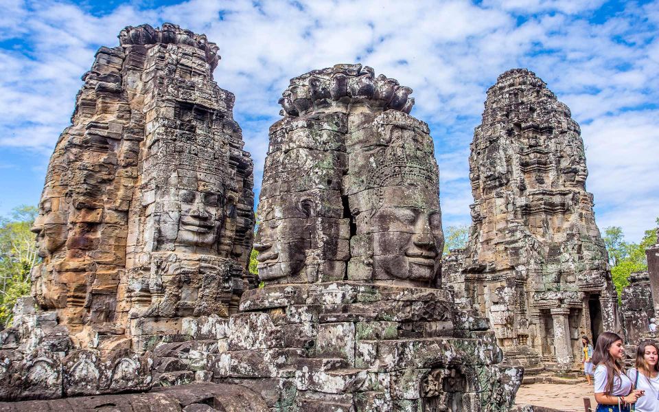 Siem Reap: Small Circuit Tour by Tuktuk With English Guide - Transportation Experience